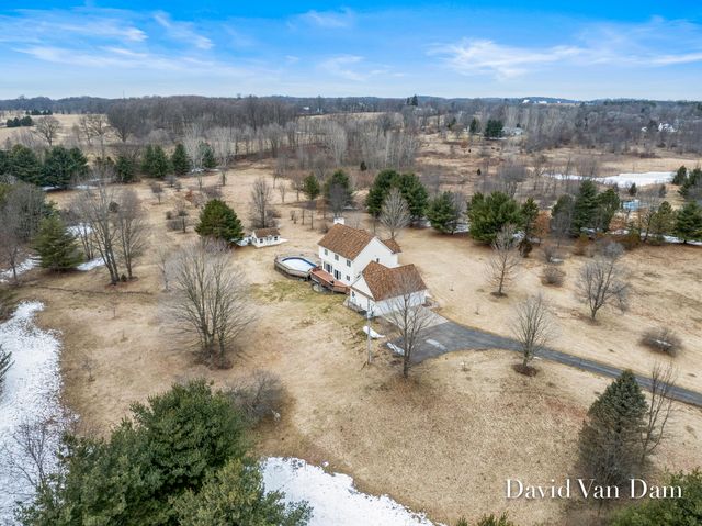 6675 Riverside Lane, Middleville, MI 49333