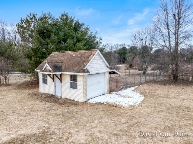 6675 Riverside Lane, Middleville, MI 49333