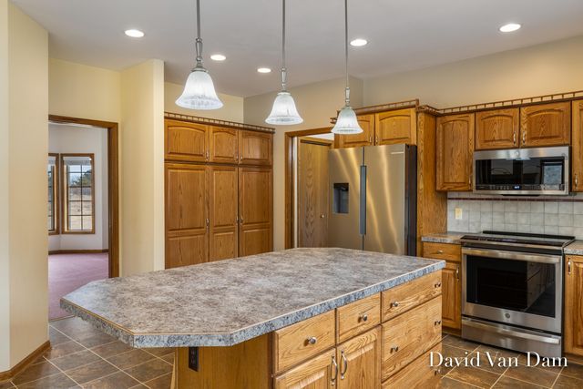 6675 Riverside Lane, Middleville, MI 49333