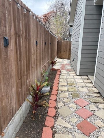 2727 Foreman Street, Dallas, TX 75210