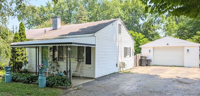 6085 Westdale Drive, Grand Blanc, MI 48439