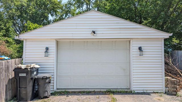 6085 Westdale Drive, Grand Blanc, MI 48439