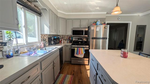 6085 Westdale Drive, Grand Blanc, MI 48439