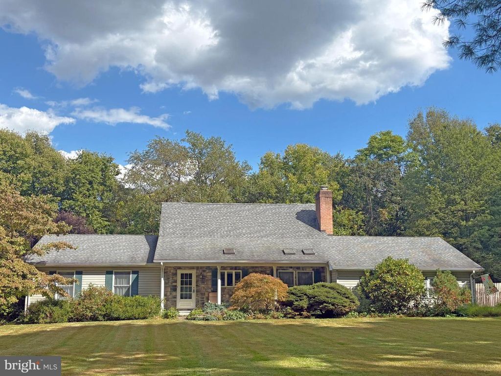 117 ISAIAH LN, Falling Waters, WV 25419