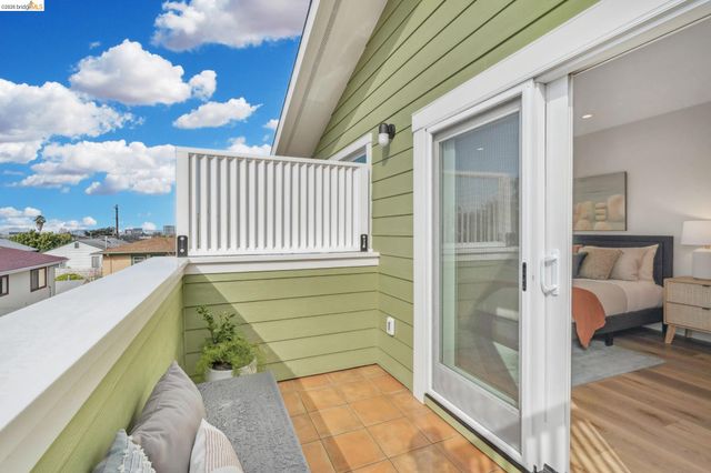 667 Alcatraz Ave, Oakland, CA 94609