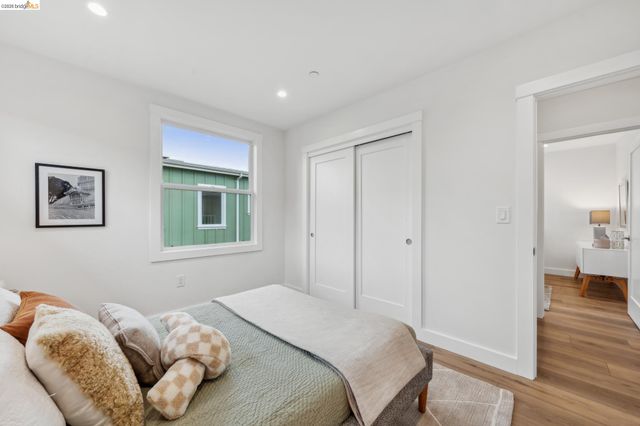 667 Alcatraz Ave, Oakland, CA 94609