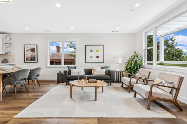 667 Alcatraz Ave, Oakland, CA 94609