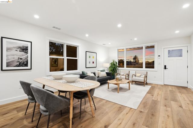 667 Alcatraz Ave, Oakland, CA 94609