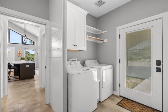 631 Lakeside DR, Wimberley, TX 78676