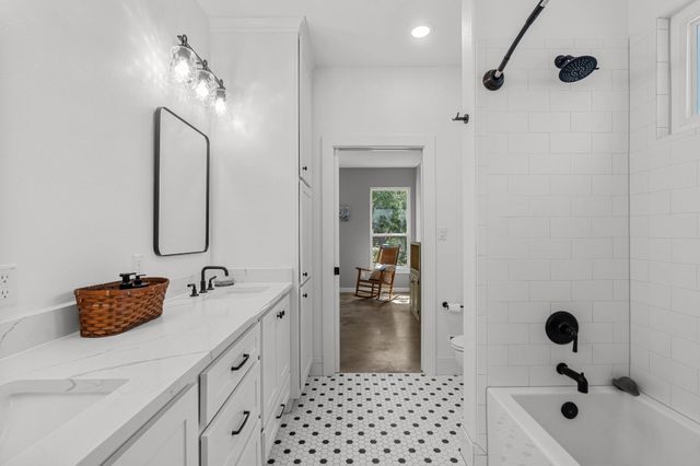 631 Lakeside DR, Wimberley, TX 78676