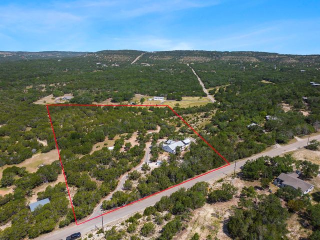 631 Lakeside DR, Wimberley, TX 78676