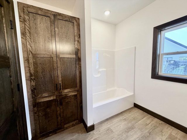 W5668 TONYS WAY, Appleton, WI 54915