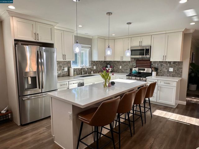 3006 Woodlawn Dr, Walnut Creek, CA 94597