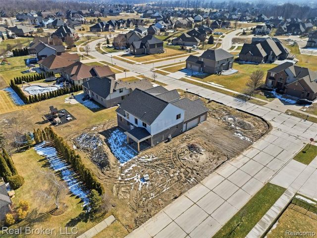 35689 Windridge Drive, New Baltimore, MI 48047