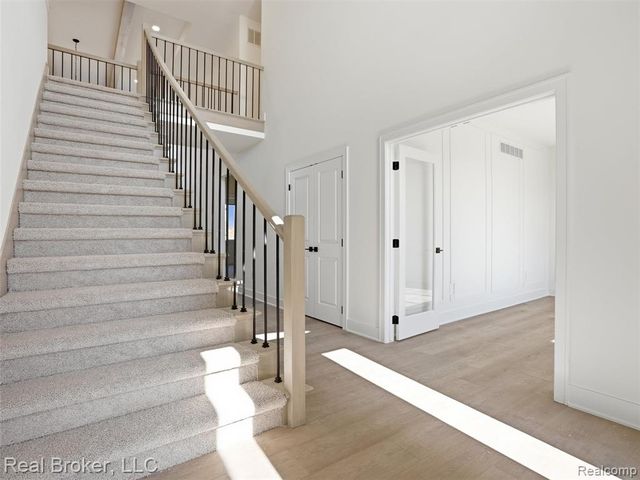 35689 Windridge Drive, New Baltimore, MI 48047