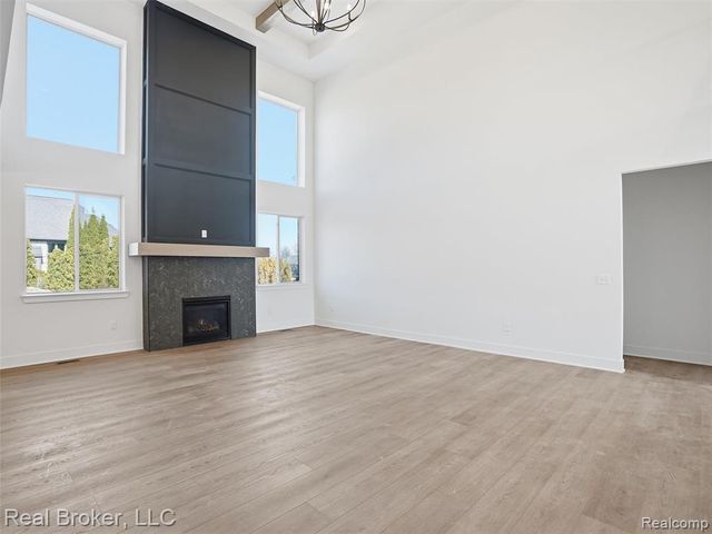 35689 Windridge Drive, New Baltimore, MI 48047