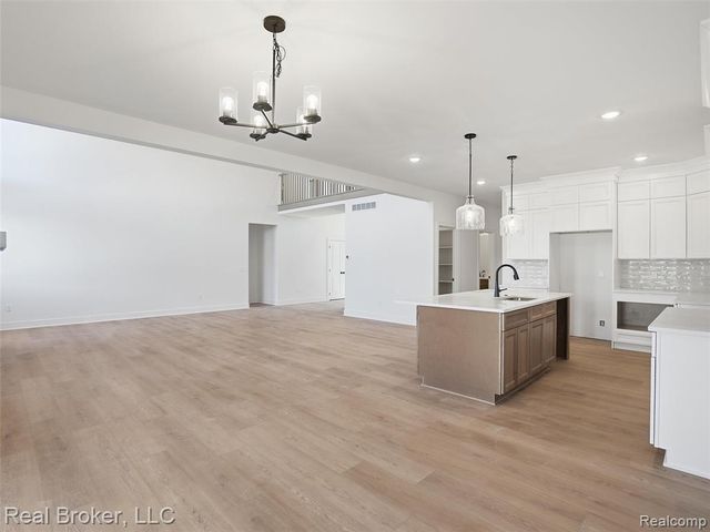 35689 Windridge Drive, New Baltimore, MI 48047