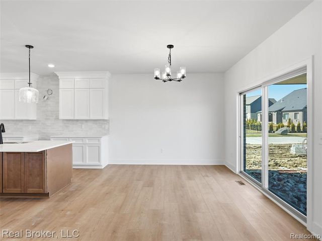 35689 Windridge Drive, New Baltimore, MI 48047