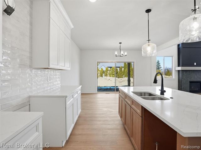 35689 Windridge Drive, New Baltimore, MI 48047
