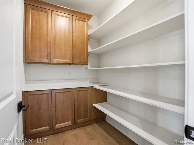 35689 Windridge Drive, New Baltimore, MI 48047