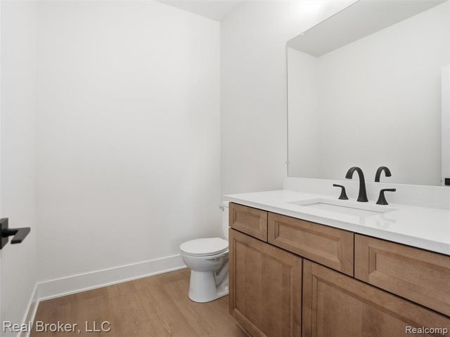 35689 Windridge Drive, New Baltimore, MI 48047