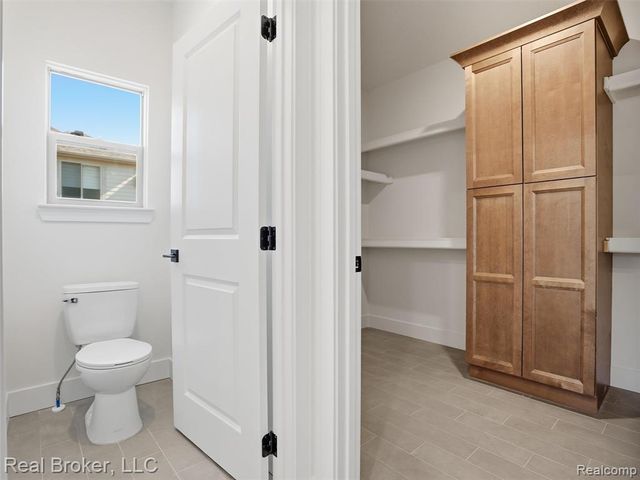 35689 Windridge Drive, New Baltimore, MI 48047