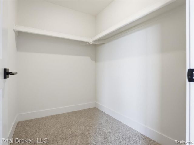 35689 Windridge Drive, New Baltimore, MI 48047