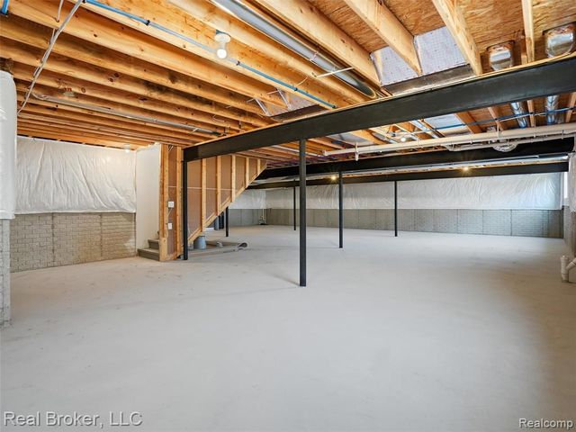 35689 Windridge Drive, New Baltimore, MI 48047