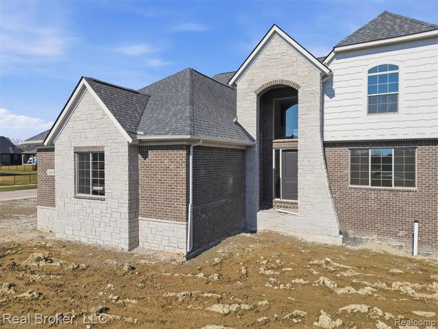 35689 Windridge Drive, New Baltimore, MI 48047