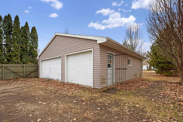 143 Chicago Street, Waterloo, IA 50701