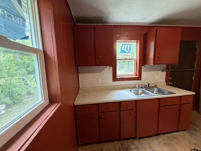 800 W 25th Street, Tyler, TX 75702