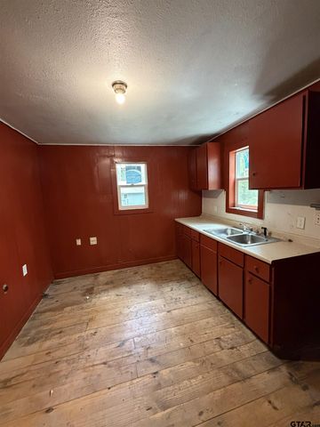 800 W 25th Street, Tyler, TX 75702