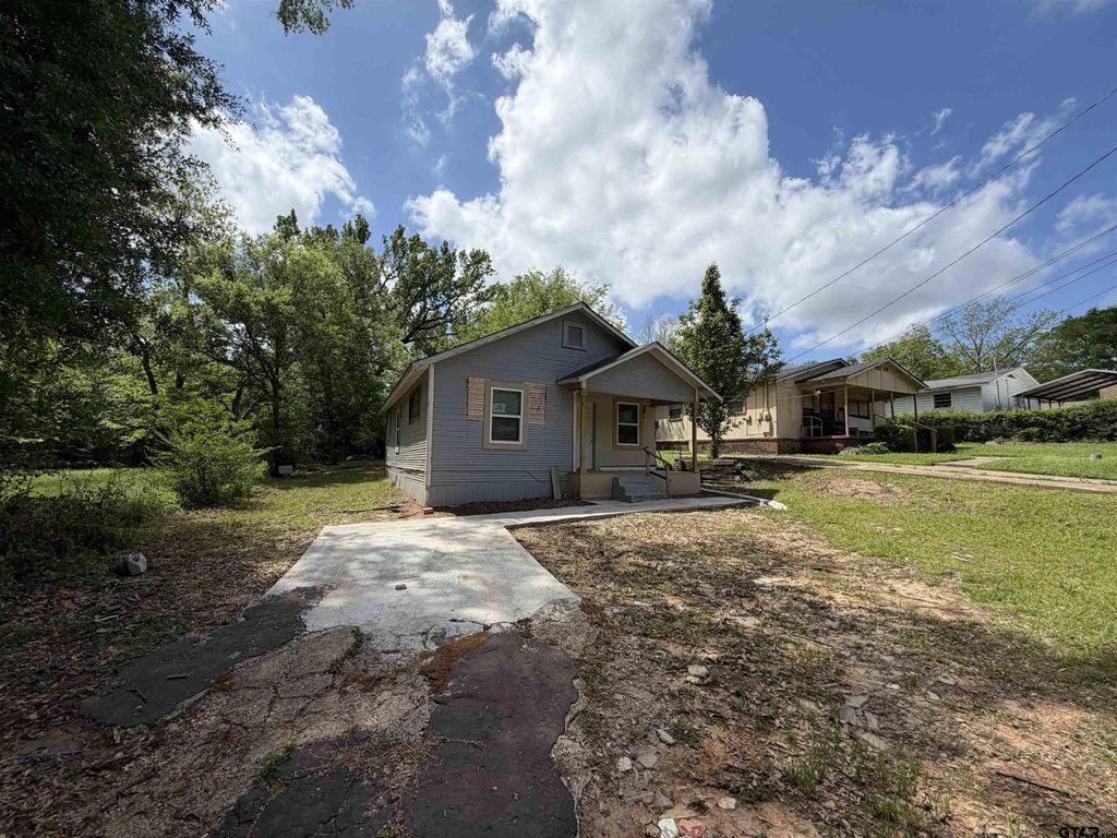 800 W 25th Street, Tyler, TX 75702