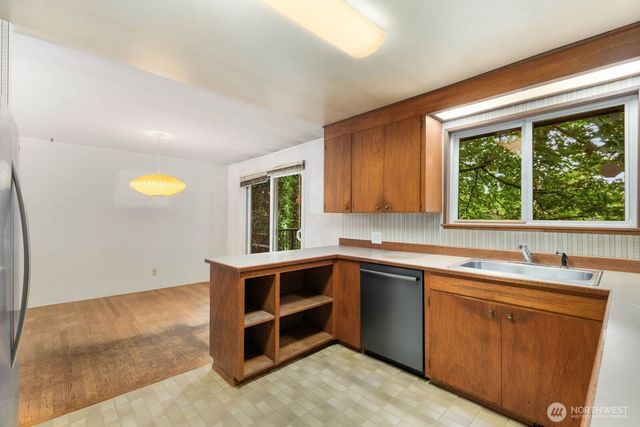 19524 14th Avenue NE, Shoreline, WA 98155