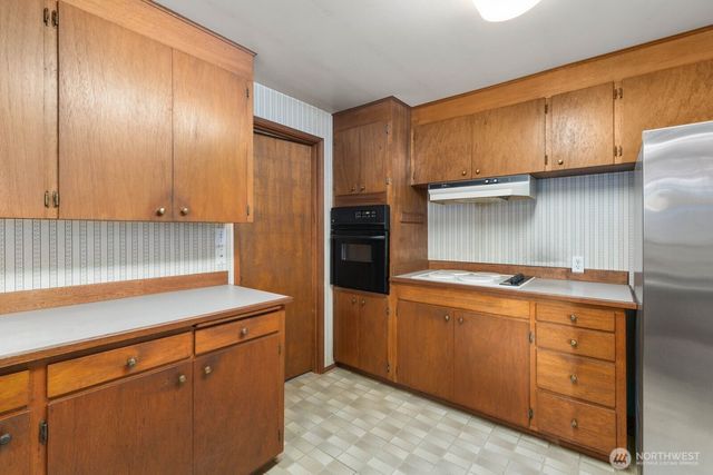 19524 14th Avenue NE, Shoreline, WA 98155