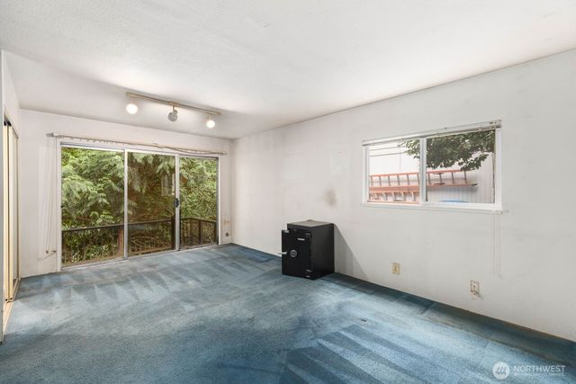 19524 14th Avenue NE, Shoreline, WA 98155