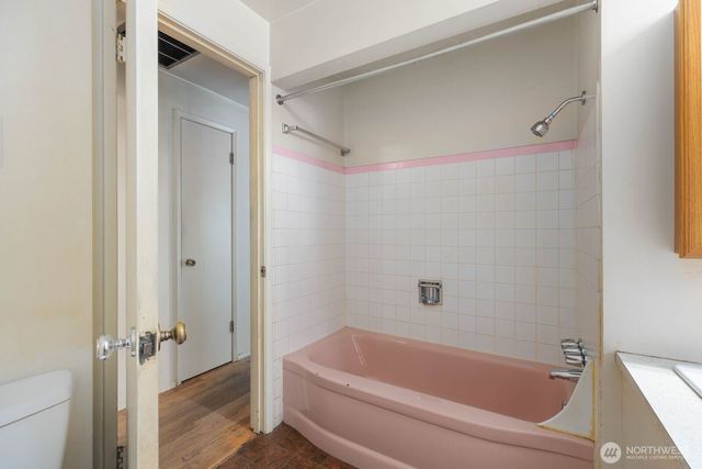 19524 14th Avenue NE, Shoreline, WA 98155