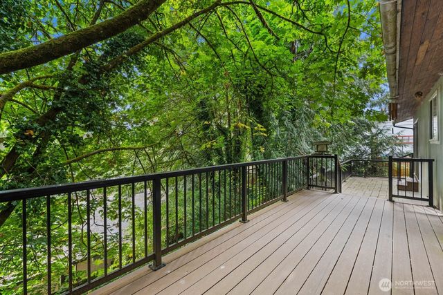 19524 14th Avenue NE, Shoreline, WA 98155