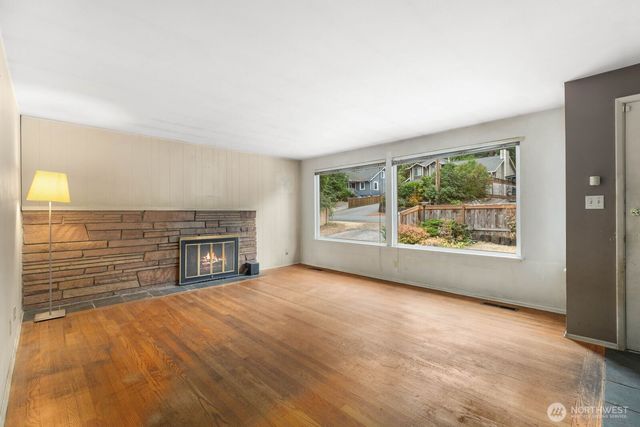 19524 14th Avenue NE, Shoreline, WA 98155