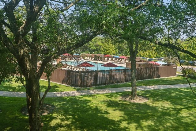 13259 S Country Club Court 2A, Palos Heights, IL 60463