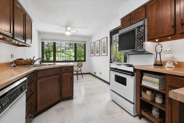 13259 S Country Club Court 2A, Palos Heights, IL 60463