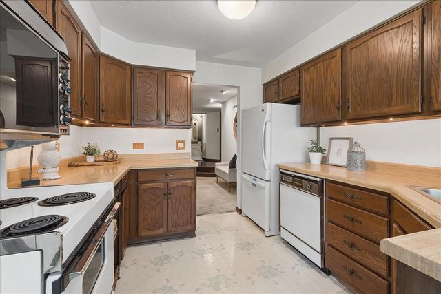 13259 S Country Club Court 2A, Palos Heights, IL 60463