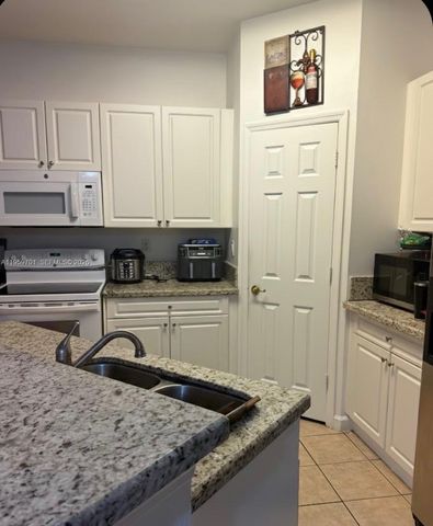 5719 NW 113 CT, Doral, FL 33178