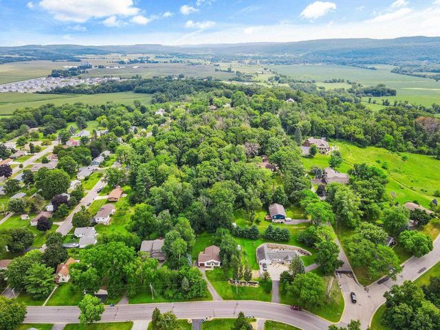 216 Washington Avenue, Baraboo, WI 53913