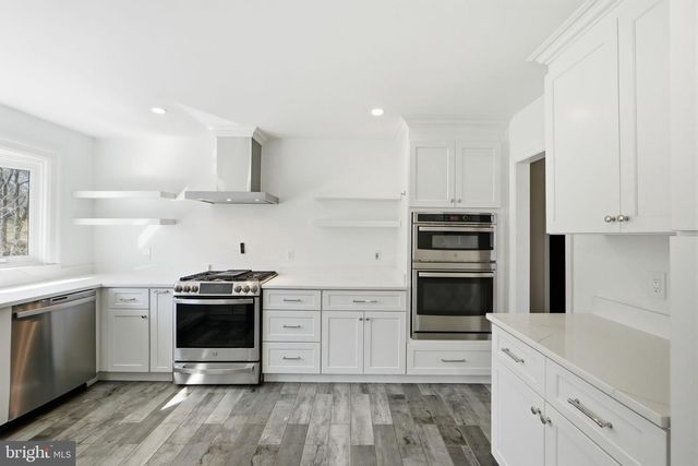 448 SUMMERS DR, Alexandria, VA 22301