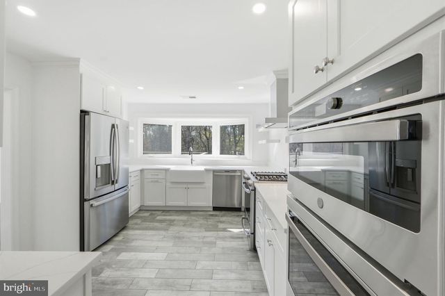 448 SUMMERS DR, Alexandria, VA 22301