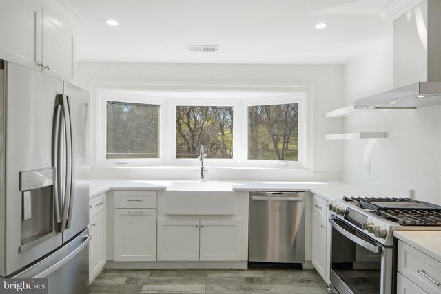 448 SUMMERS DR, Alexandria, VA 22301