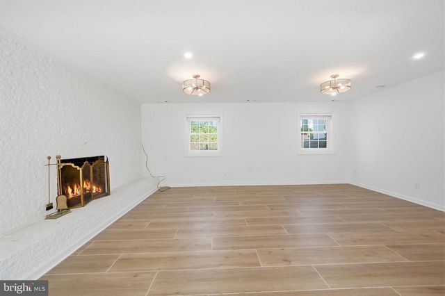 448 SUMMERS DR, Alexandria, VA 22301