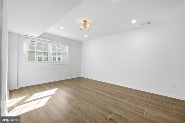 448 SUMMERS DR, Alexandria, VA 22301