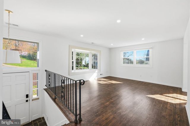 448 SUMMERS DR, Alexandria, VA 22301